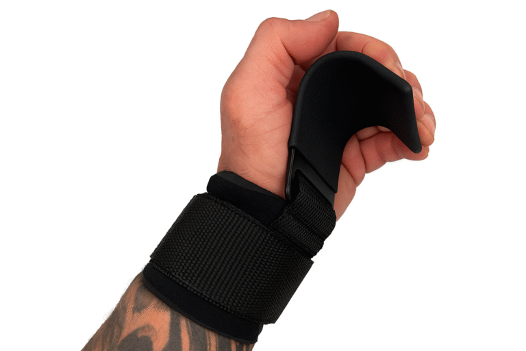 Hand die eine Haken Zughilfe umschlingt.